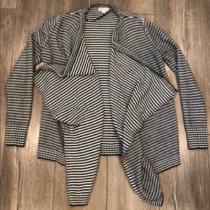 Black and White Small sweater!